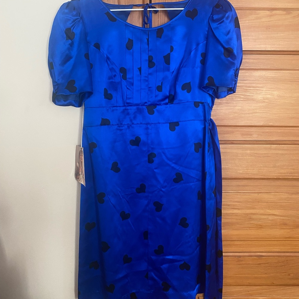 NWT Early 2000s Blue Satin Betsy Johnson Wrap dress w/ Black Hearts. Size 10 - Picture 2 of 9